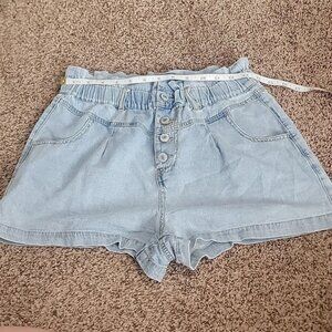 LONE Tree paperbag waisted shorts. Large.